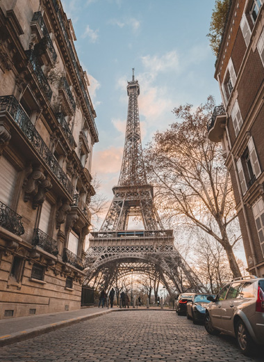 The world’s architecturalwonders are frequent targets for lightning